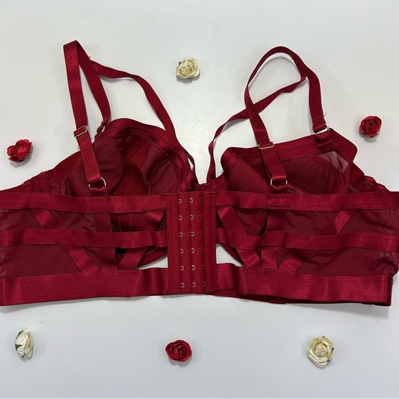 Torrid Red Satin Cutout Strappy Balconette Bra 2X NWT - Picture 3 of 5